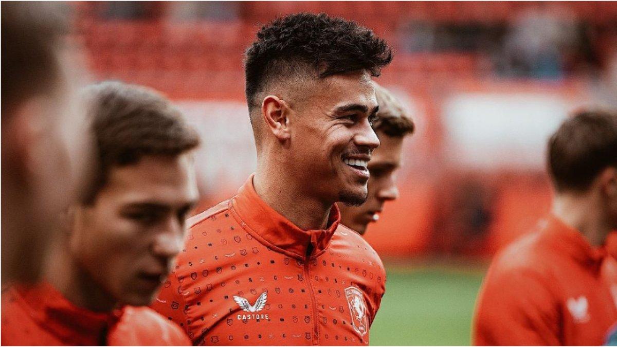 Potret bek Timnas Indonesia milik FC Twente, Mees Hilgers.