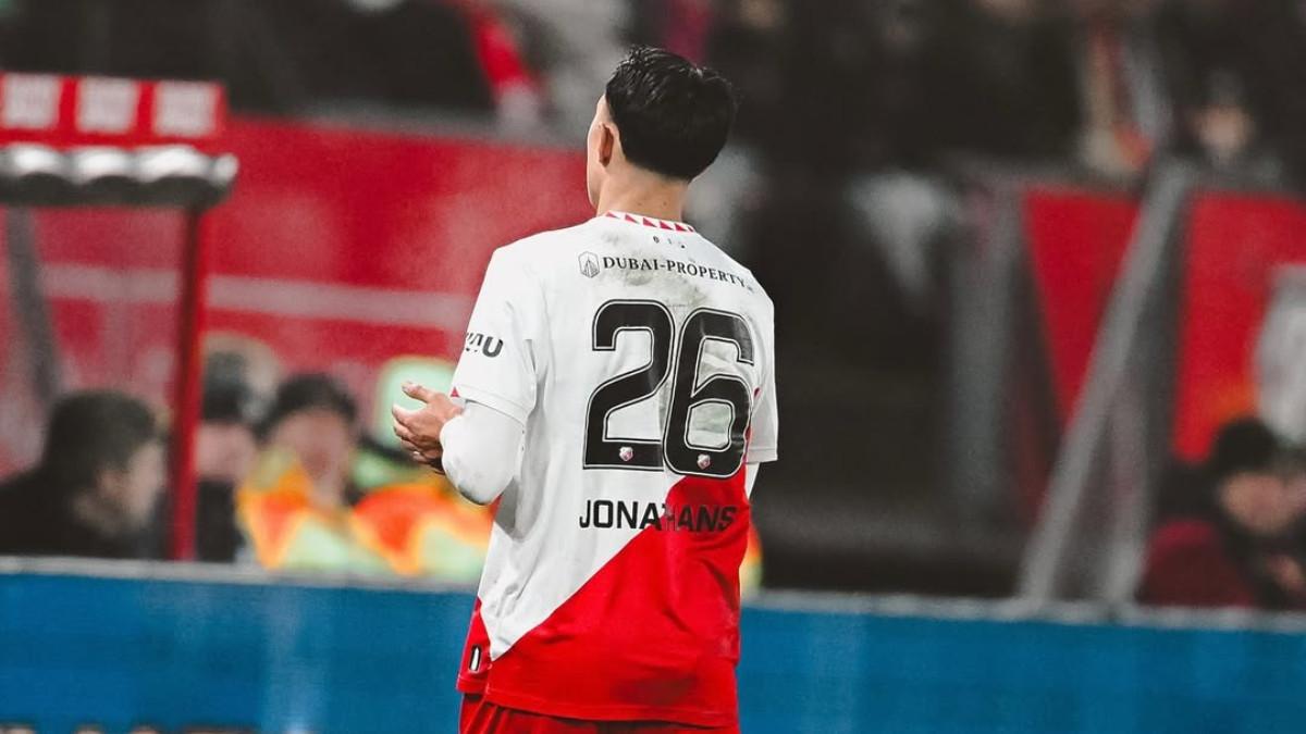 PROFIL PEMAIN - Sosok Miliano Jonathans dilaga debutnya bersama FC Utrecht (19/1/2025). Miliano Jonathans, winger muda keturunan Indonesia, bersinar di FC Utrecht dan siap dinaturalisasi usai gantikan Ole Romeny dari tim utama.