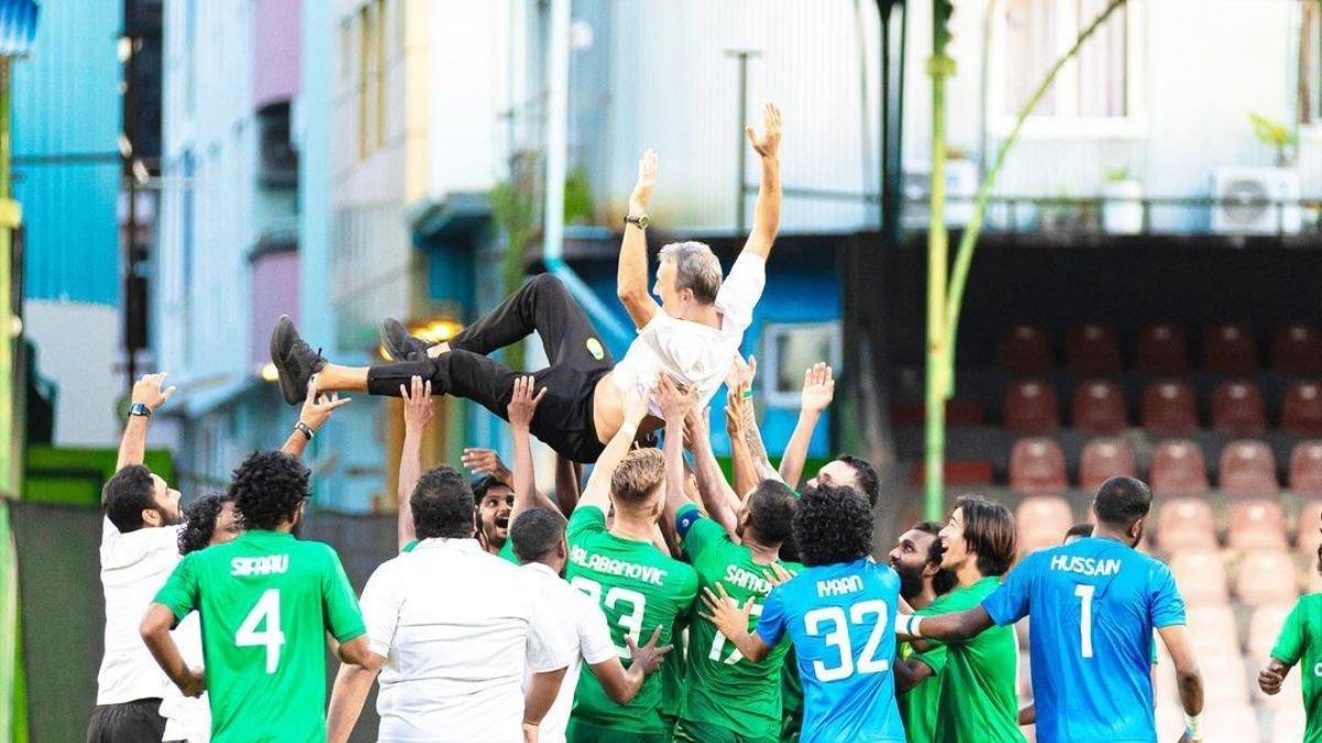 Potret Milomir Seslija bersama dengan Maziya S&RC