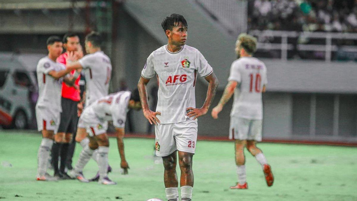 Potret Supriadi ketika seusai mencetak gol pertamanya untuk Persik Kediri pada BRI Liga 1 musim 2024/2025. Terkini, inilah profil Supriadi, anak emas Persik Kediri yang pernah terpinggirkan di Persebaya Surabaya kans bungkam Malut United di laga pekan ketiga pada Minggu (25/8/2024) pukul 15.30 WIB di Stadion Brawijaya, Kediri, Jawa Timur.