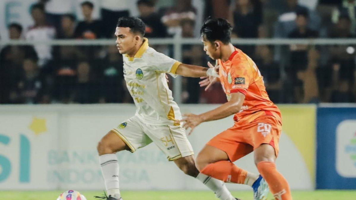 AKSI LAGA - Cuplikan pertandingan Persiraja Banda Aceh kontra PSIM Yogyakarta di 8 Besar Liga 2 2024, Jumat (7/2). Persiraja Banda Aceh sukses mengalahkan PSIM Yogyakarta di babak keempat 8 Besar Liga 2 2024 dengan skor 2-1.