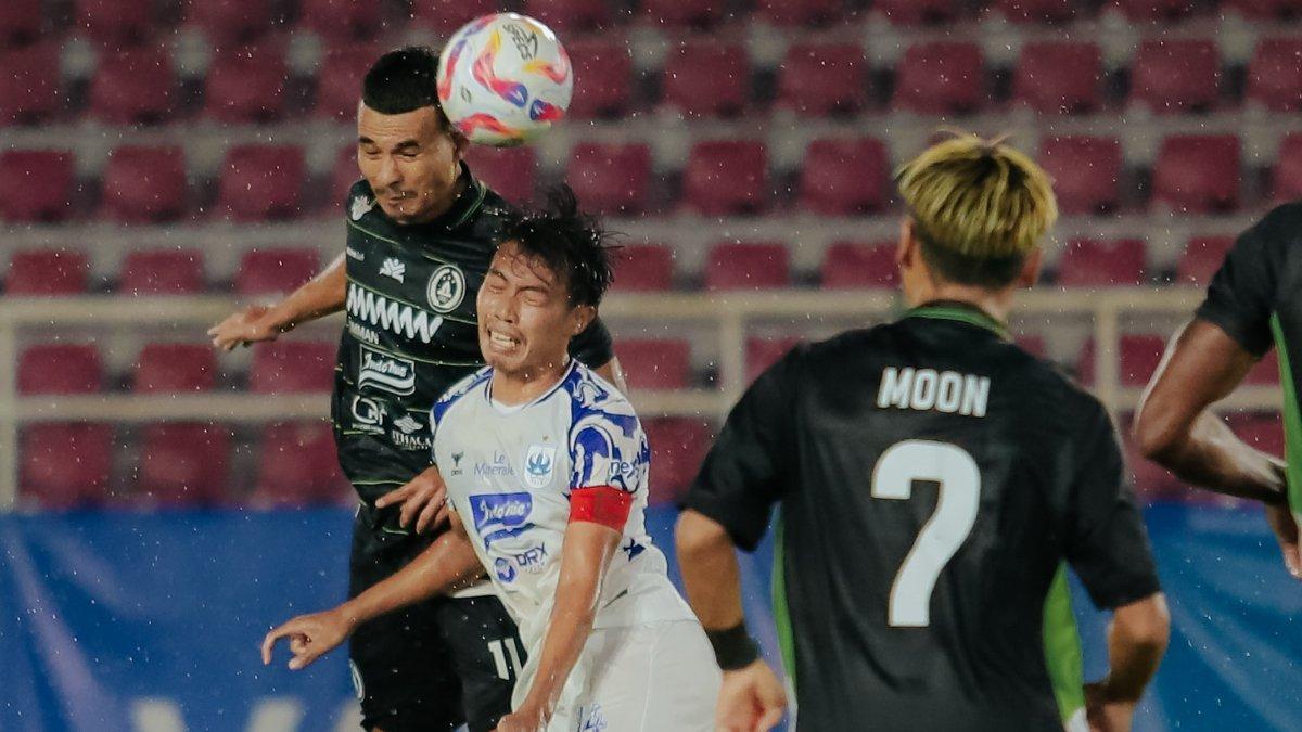 Cuplikan laga PSS Sleman vs PSIS Semarang dalam lanjutan dari pekan ke-15 Liga 1 2024/2025 di Stadion Manahan, Solo, Jawa Tengah pada Selasa (17/12/2024).
