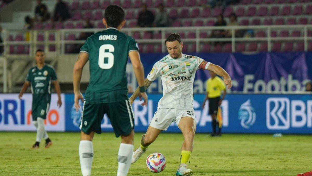 Cuplikan laga PSS Sleman vs Persib Bandung dalam lanjutan pekan ke-13 Liga 1 2024/2025 di Stadion Manahan, Solo, Jawa Tengah pada Senin (9/12/2024)