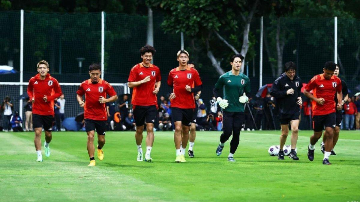 Latihan perdana Jepang hanya diikuti oleh enam pemain di lapangan A Komplek Gelora Bung Karno (GBK) Senayan, Jakarta pada Senin (11/11/2024) mulai pukul 17.00 WIB.