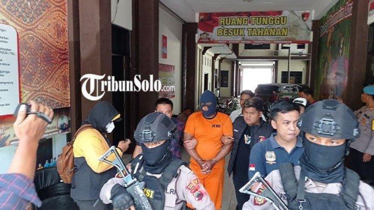Pelaku pembunuhan berantai yang diamankan Polres Wonogiri, Sabtu (9/12/2023).