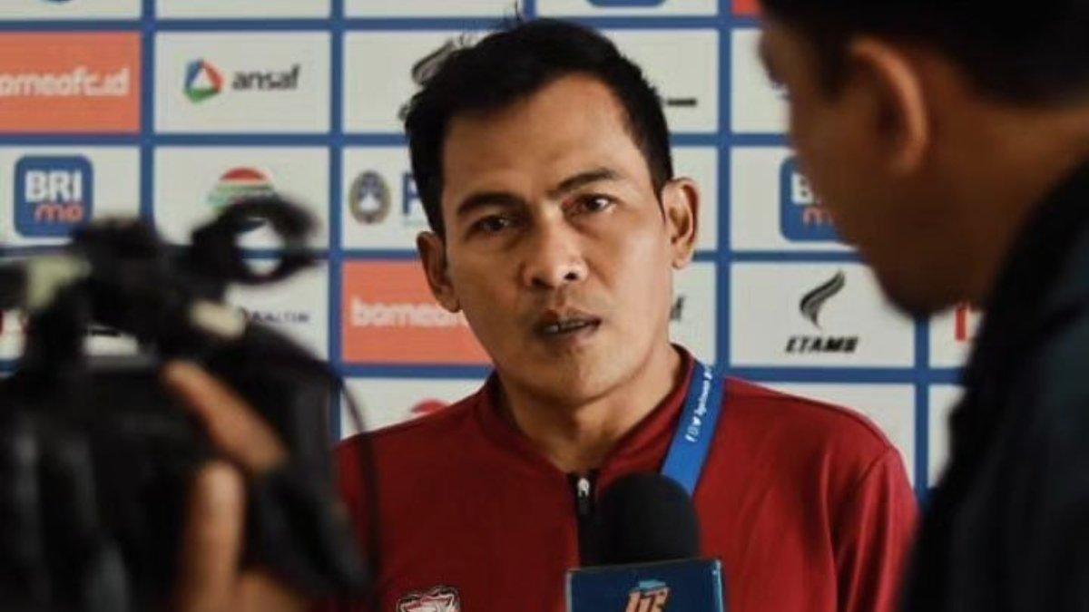 Sosok pelatih interim Madura United di Liga 1 2023, Rakhmat Basuki.