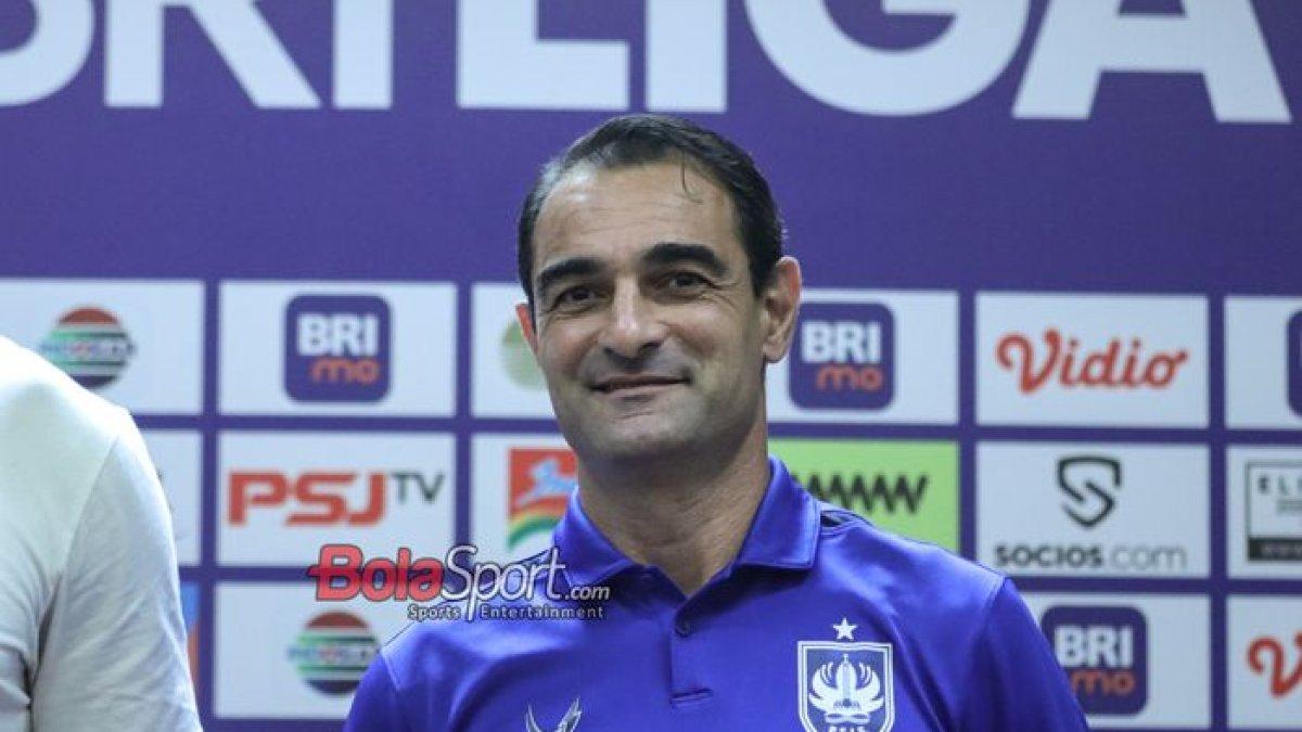 Pelatih PSIS Semarang, Gilbert Agius.