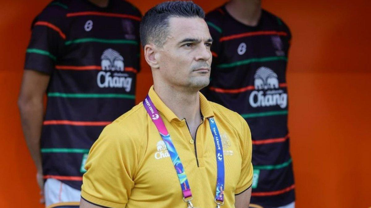 Pelatih asal Spanyol Carlos Pena saat memimpin klub Thailand, Ratchaburi FC musim 2023/2024.