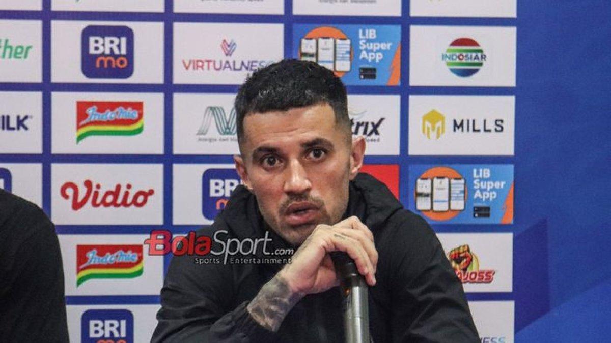 PANGGILAN TIMNAS - Pemain Borneo FC, Stefano Lilipaly, sedang memberikan keterangan kepada awak media di Stadion Indomilk Arena, Tangerang, Banten, Sabtu (2/3/2024).