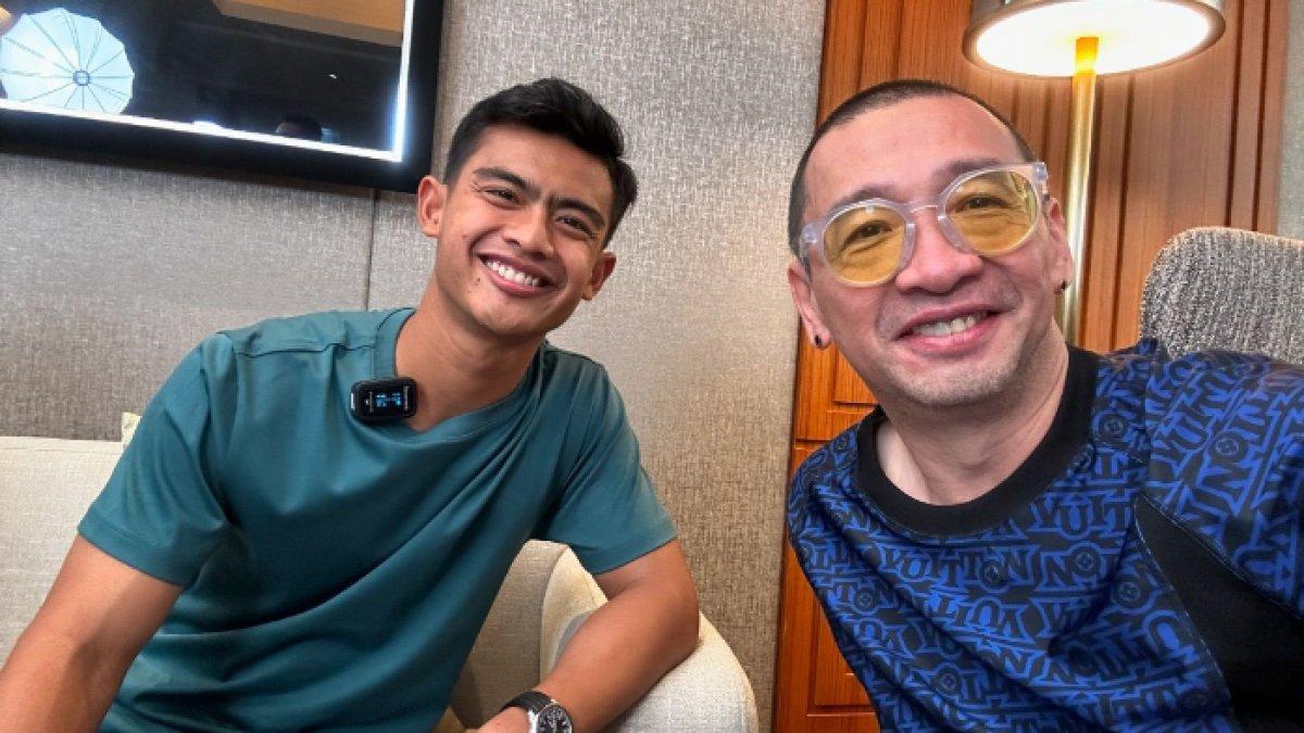 Pemain Timnas Indonesia, Pratama Arhan (kiri) dan Coach Justin (kanan).