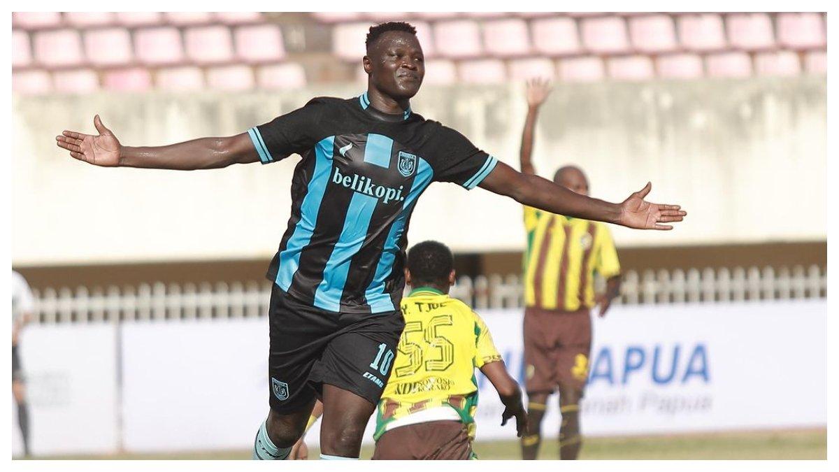 Ezechiel Ndouasel