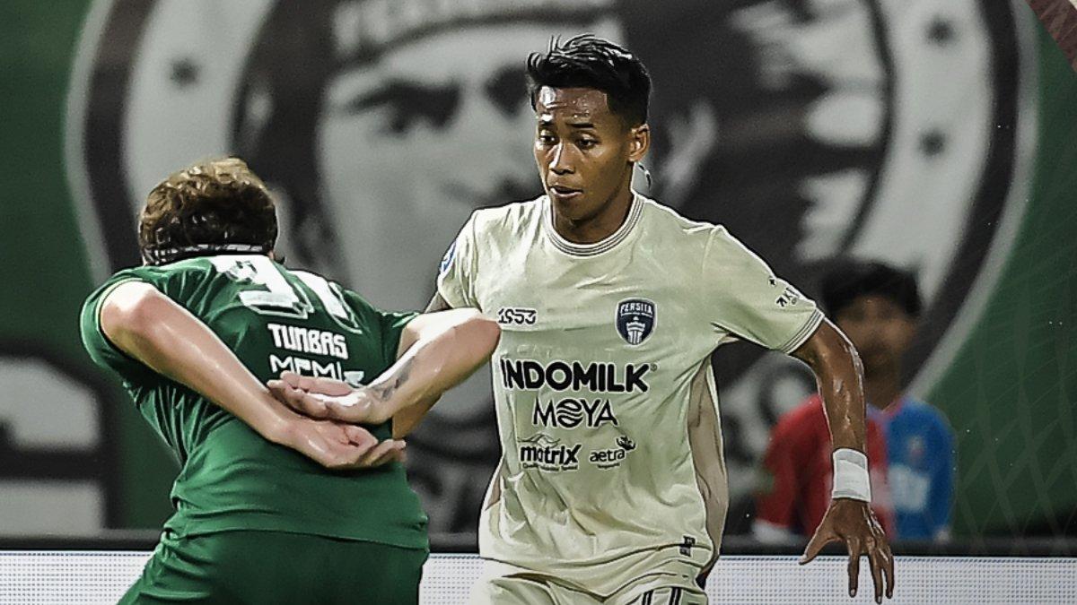 Cuplikan pertandingan Persebaya Surabaya vs Persita Tangerang dalam lanjutan pekan ke-21 Liga 1 2024/2025 di Stadion Gelora Stadion Bung Tomo, Surabaya, Jawa Timur pada Jumat, 31 Januari 2025 pukul 19.00 WIB.