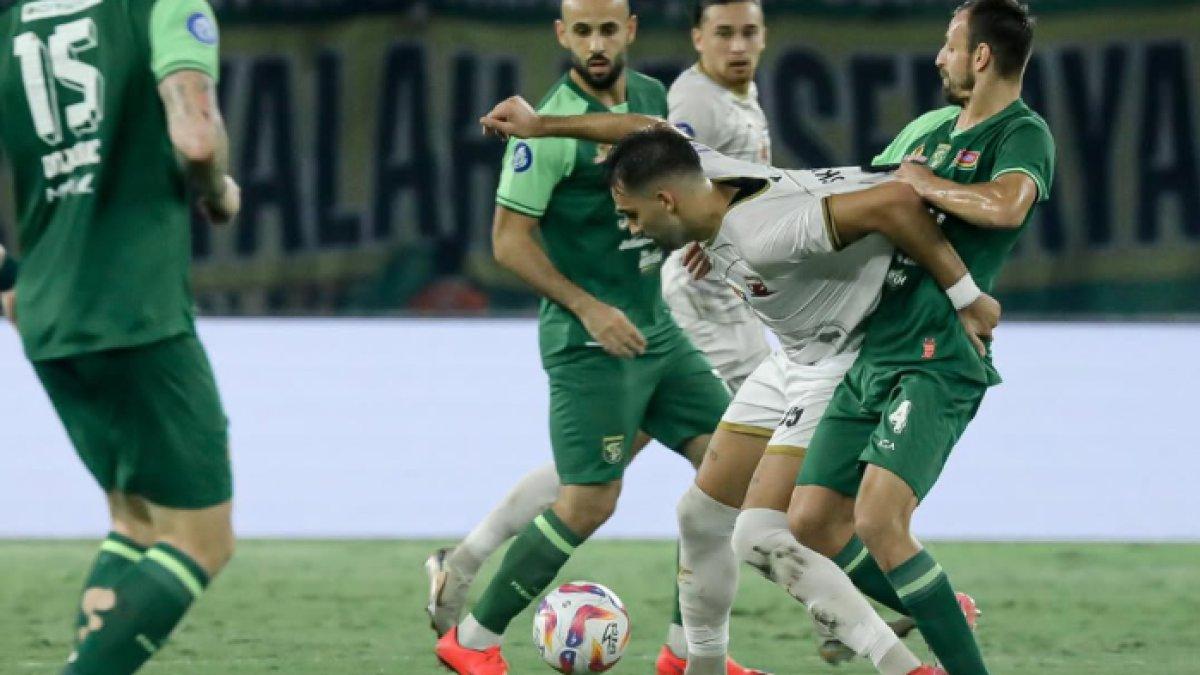 Cuplikan laga antara Persebaya Surabaya kontra Madura United di pekan ke-29 Liga 1 2024, Minggu (20/4).