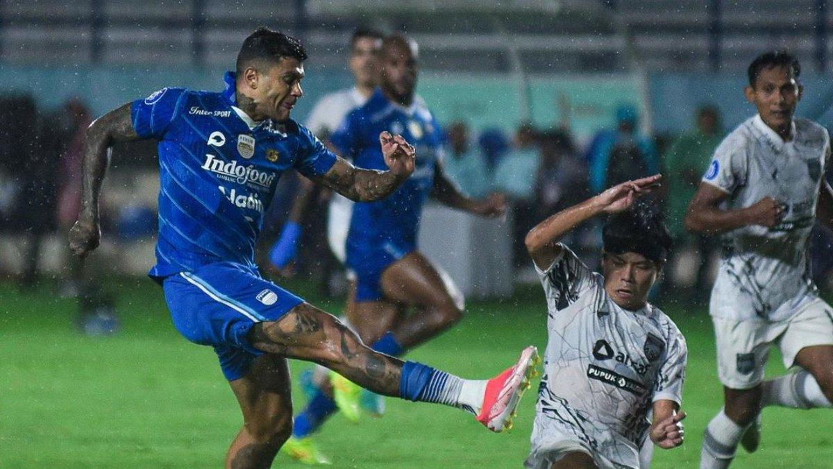 Cuplikan pertandingan antara Persib Bandung melawan Borneo FC di pekan ke-33 Liga 1 2023, Kamis, 25 April 2025.