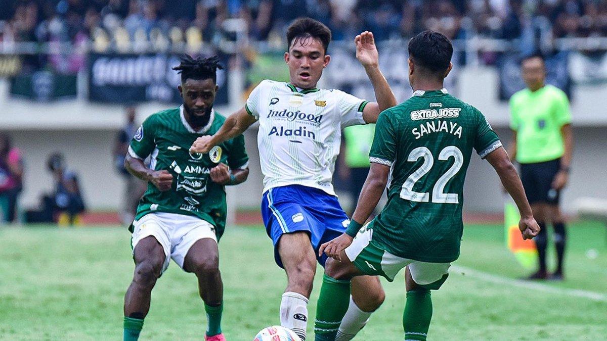 Cuplikan pertandingan PSS Sleman kontra Persib Bandung di Stadion Manahan, Solo, Jawa Tengah, Selasa (30/4/2024).