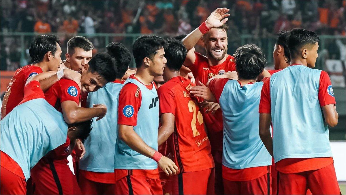 Selebrasi perayaan gol bek Persija Jakarta, Ondrej Kudela ke gawang PSS Sleman.