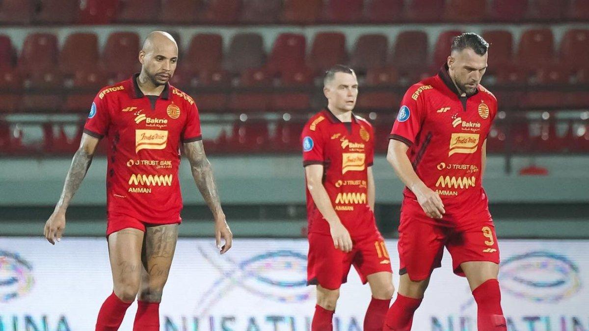 Potret skuad Persija Jakarta seusai dikalahkan oleh PSBS Biak di pekan keempat Liga 1 2024 dengan skor telak 1-3.