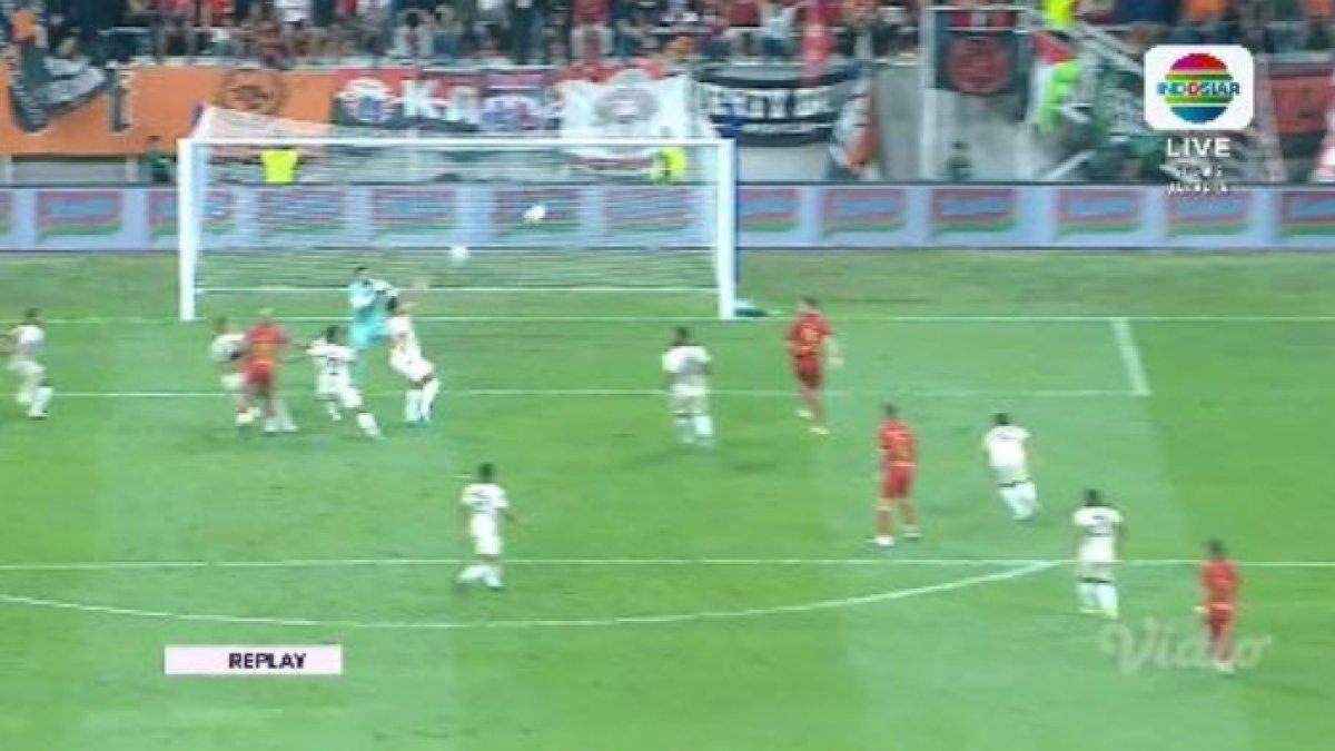 Momen cuplikan pertandingan Persija Jakarta kontra Persita Tangerang di Jakarta International Stadium, Minggu (19/1/2025).