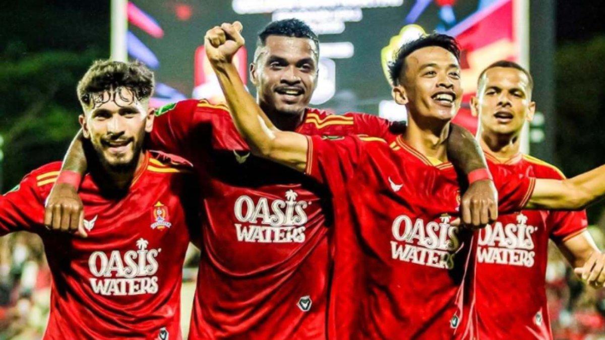RUMOR TRANSFER PERSIJAP JEPARA - Selebrasi pemain Persijap Jepara di gelaran Liga 2 2024/2025.