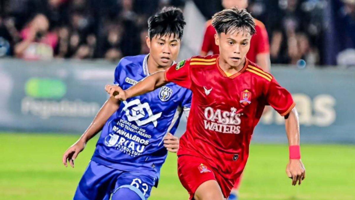 PERSIJAP JEPARA VS PSPS PEKANBARU - Cuplikan pertandingan Persijap Jepara kontra PSPS Pekanbaru digelar di Stadion Gelora Bumi Kartini, Jepara, Selasa (25/2/2025)