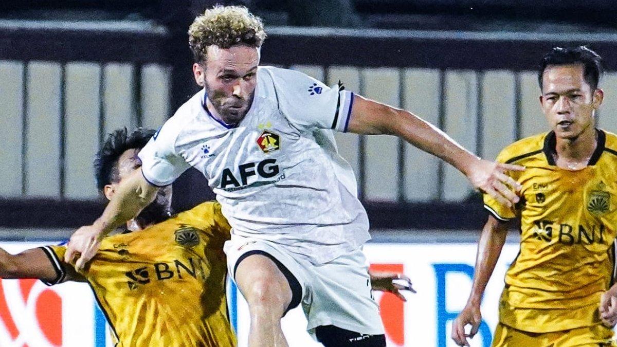 Cuplikan pertandingan antara Bhayangkara FC kontra Persik Kediri.