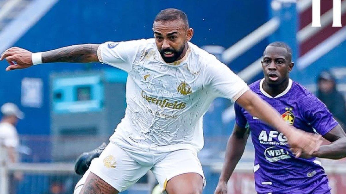 Cuplikan laga Persik Kediri kontra Arema FC pada laga lanjutan Liga 1 2024 di Stadion Brawijaya, Kediri, Senin (16/12/2024).