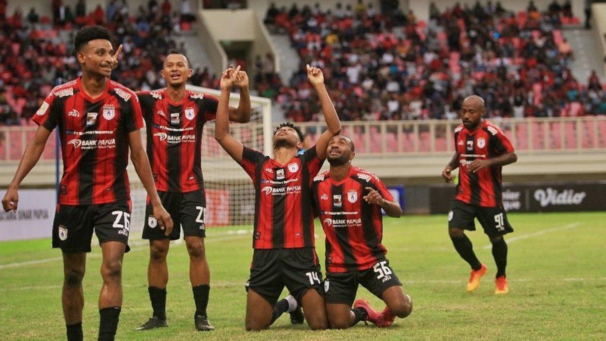 Selebrasi gol Persipura Jayapura saat berlaga di Liga 2 2022/2023.