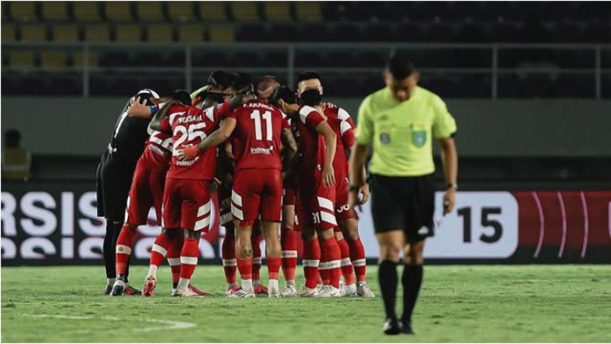 Skuad Persis Solo saat melakukan briefing bersama di gelaran Liga 1 2024/2025.