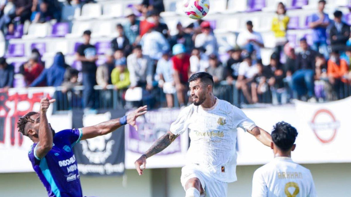 Cuplikan laga Persita Tangerang kontra Arema FC di pekan ke-29 Liga 1 2024, Minggu (20/4).