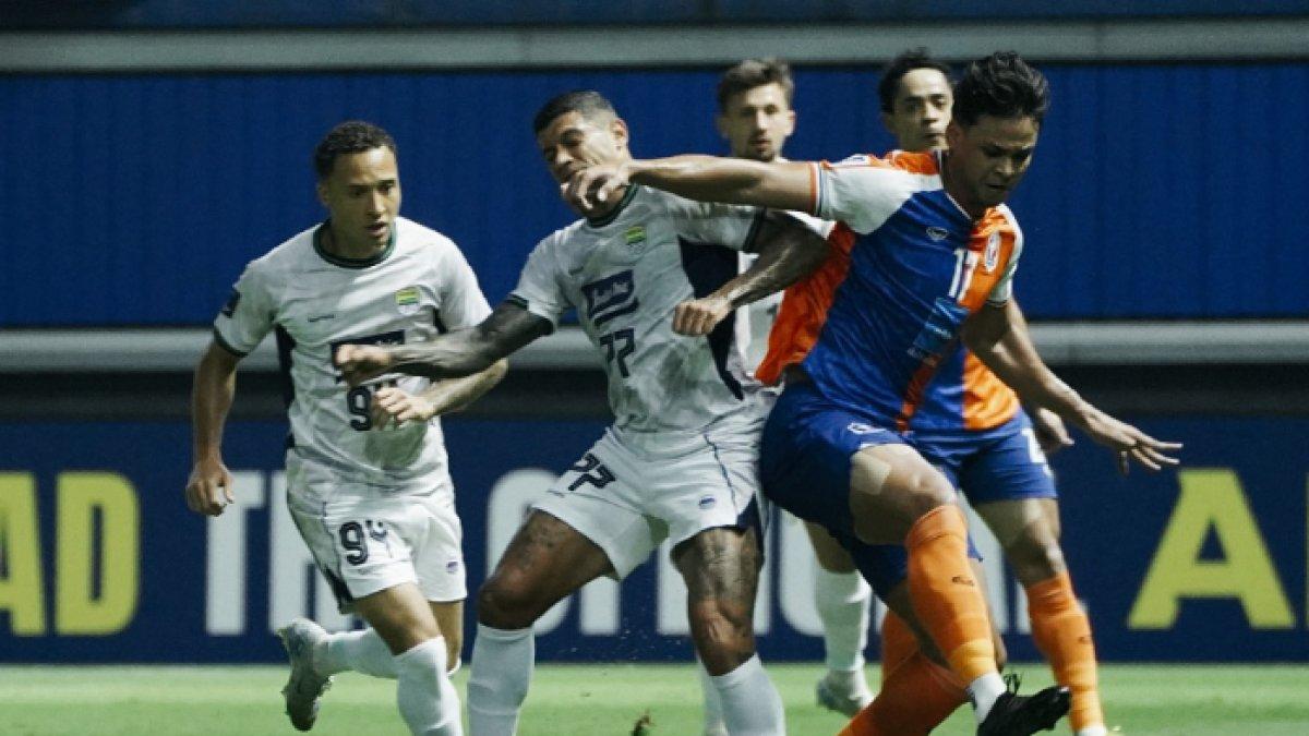 Cuplikan laga Port FC vs Persib Bandung dalam lanjutan match day kelima babak penyisihan grup F ACL Two 2024/2025 di Leo Stadium pada Kamis (28/11/2024) pukul 21.00 WIB