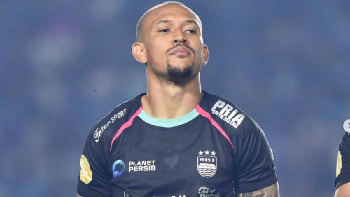 Sekilat potret Gustavo Franca