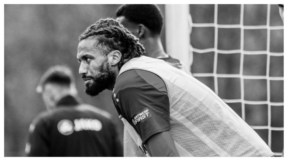 SESI LATIHAN - Potret Jairo Ridewald saat sesi latihan bersama Royal Anrtwerp FC pada Kamis (17/4/2025). Terbaru Jairo Ridewald berpotensi untuk gabung Timnas Indonesia bersama adiknya Kenzo Ridewald.