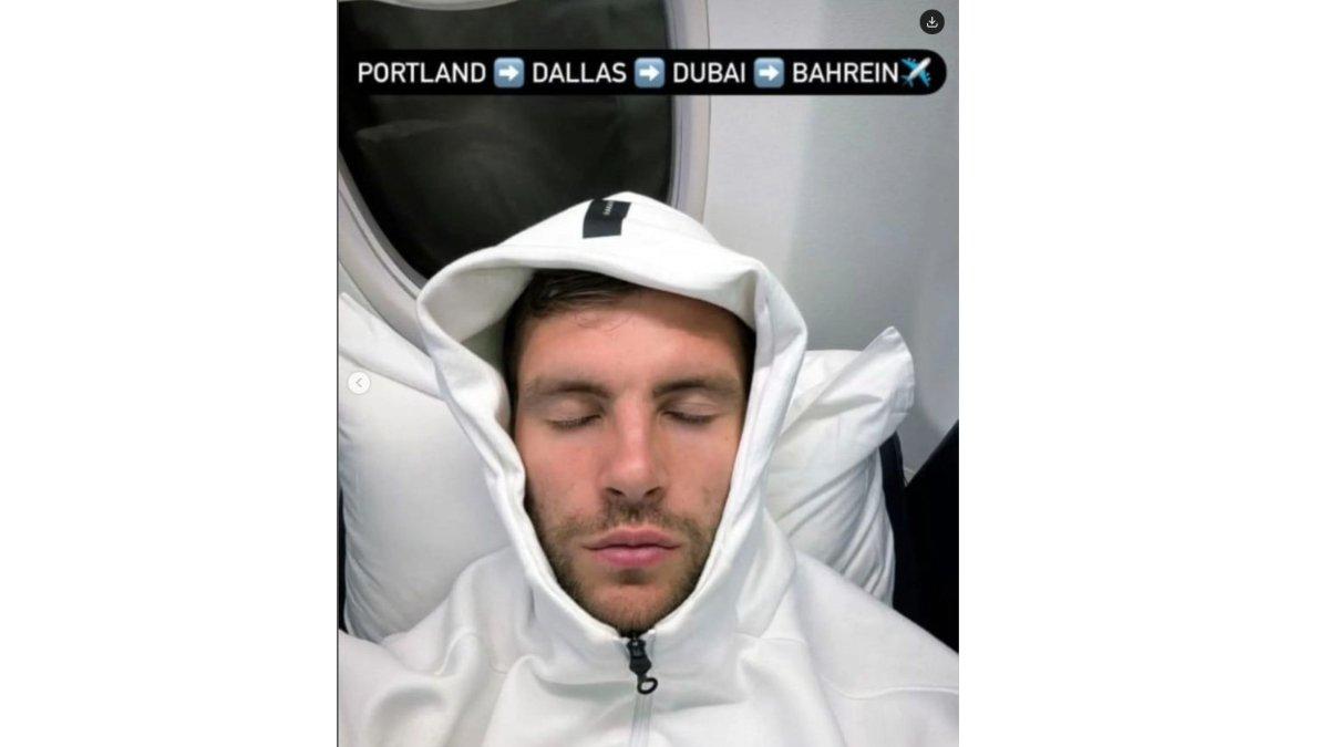 Potret Maarten Paes yang dalam perjalanan ke Bahrain.