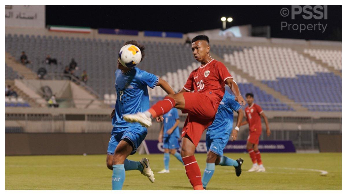 Potret Pemain Skuad Timnas U-17 Indonesia saat Bertanding. Timnas U-17 Indonesia siap berhadapan dengan Timnas U-17 Australia dalam laga terakhir Grup G Kualifikasi Piala Asia U-17 2025.
