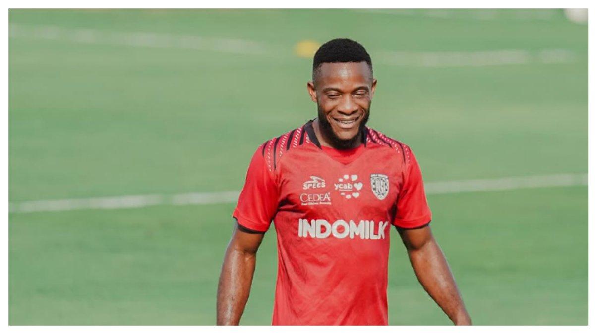 SESI LATIHAN - Potret Privat Mbarga saat sesi latihan bersama Bali United pada Selasa (15/4/2025). Terbaru Privat Mbarga ungguli catatan gol Ciro Alves musim ini.