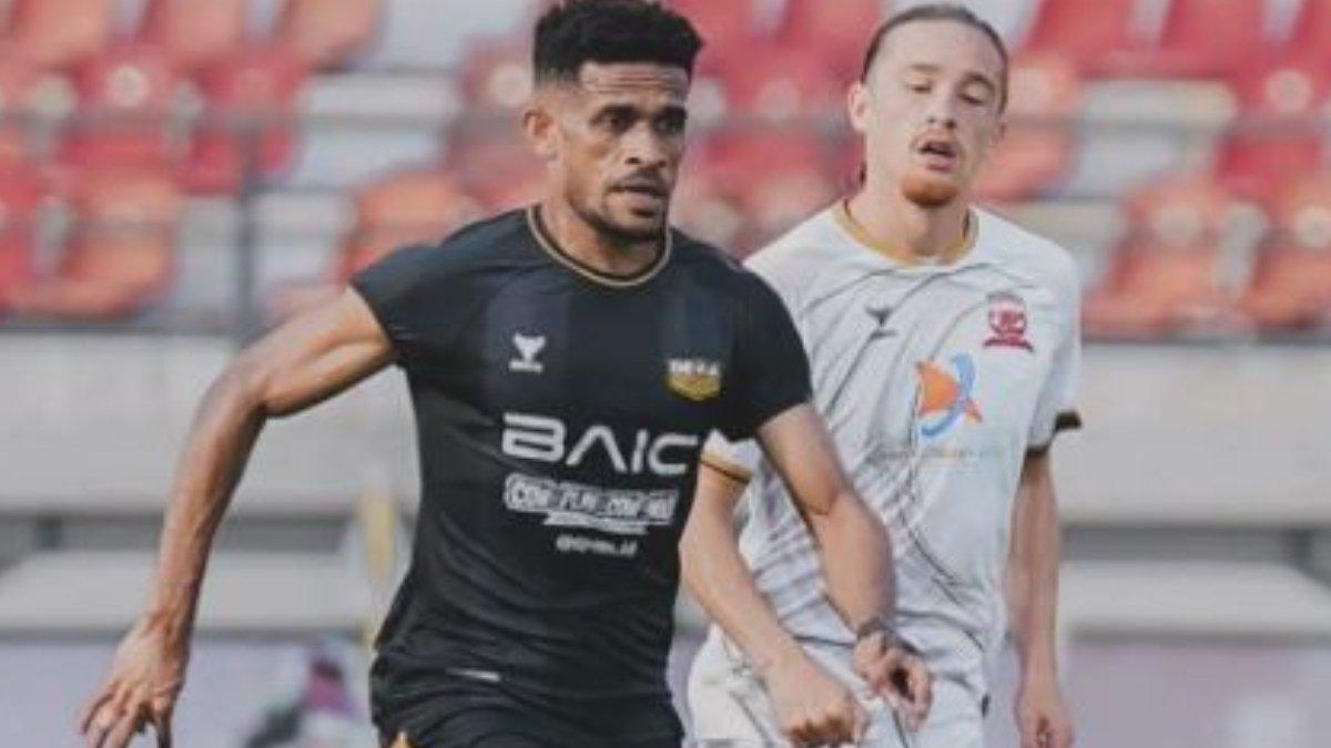 Potret Ricky Kambuaya