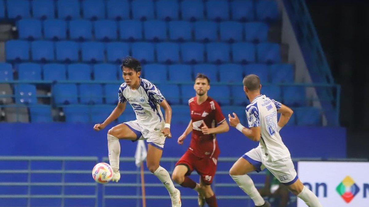 Potret Riyan Ardiansyah saat bermain bersama PSIS Semarang.