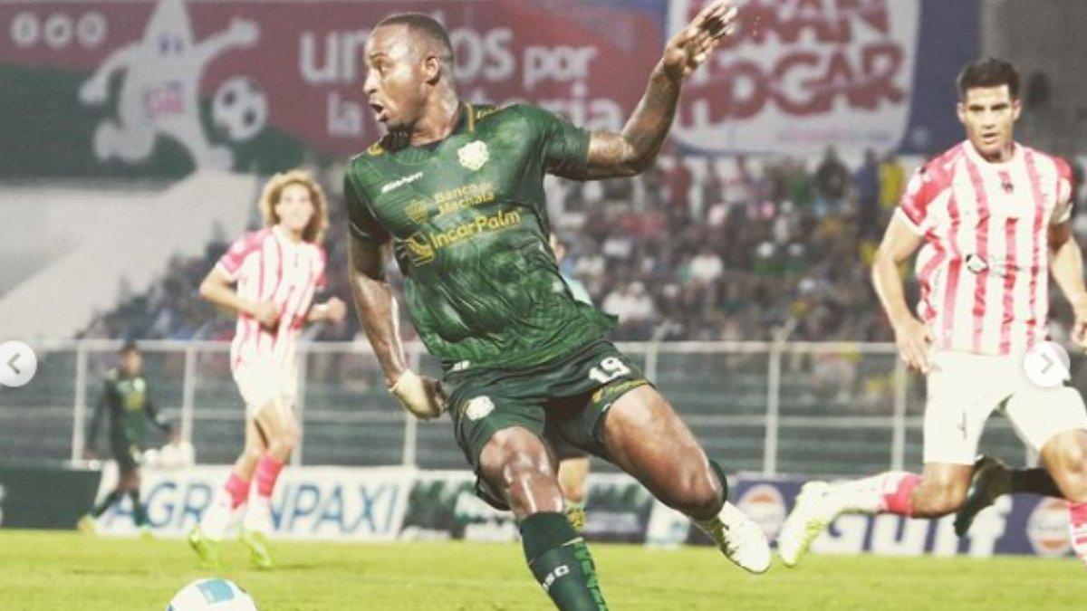 Potret Rodrigo Rivas.