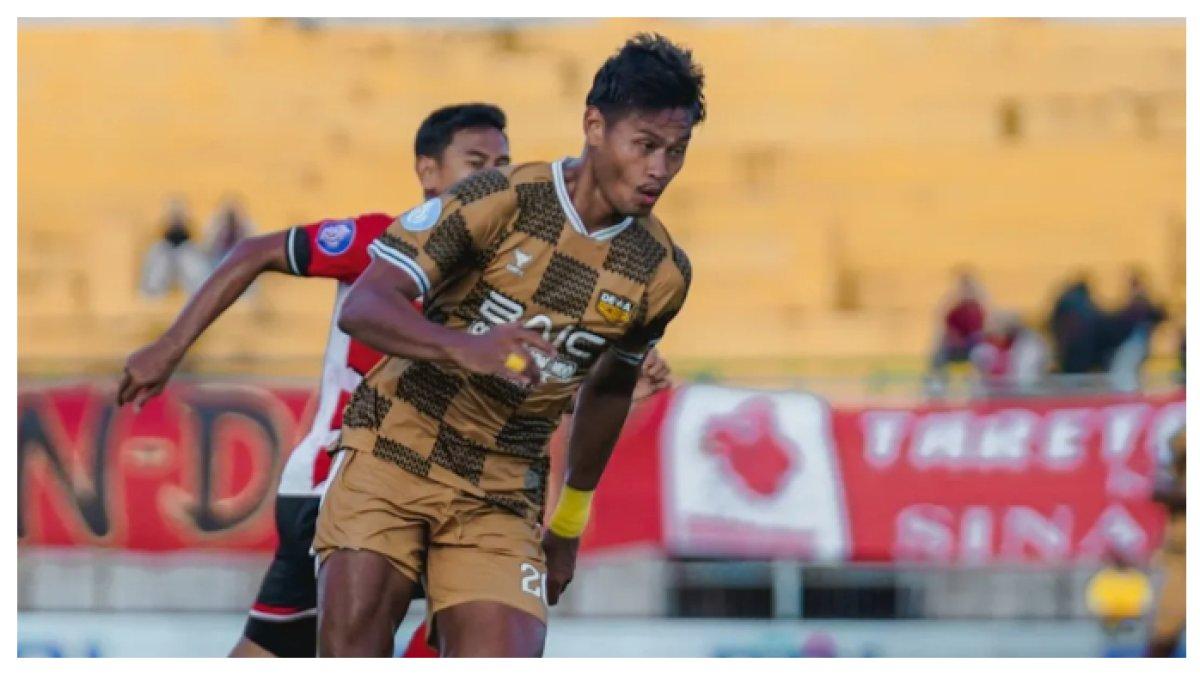 Potret Septian Bagaskara saat beraksi diatas lapangan bersama Dewa United