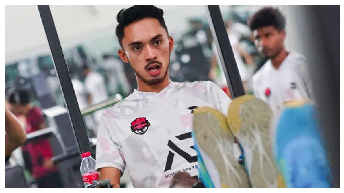 RAFLY ARIYANTO - Potret sesi latihan rafly ariyanto bersama Persekat Tegal