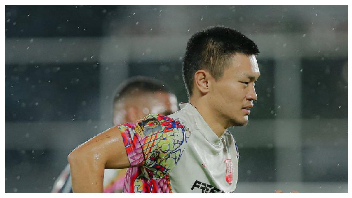 SESI LATIHAN - Potret Sho Yamamoto saat sesi latihan bersama Persis Solo pada Selasa, 18 Maret 2025.Terbaru Sho Yamamoto berpotensi hengkang dari Persis Solo dan diminati Persebaya Surabaya.
