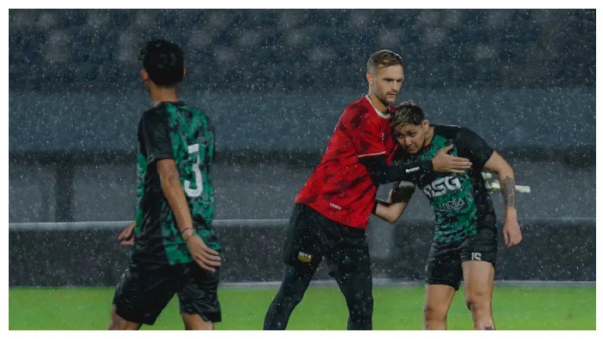 PROFIL - Potret Sonny Stevens saat mengikuti sesi training ditengah libur Lebaran Liga 1 pada, Rabu (12/3/2025). Berikut profil Sonny Stevens yang memiliki statistik bagus bersama Dewa United.