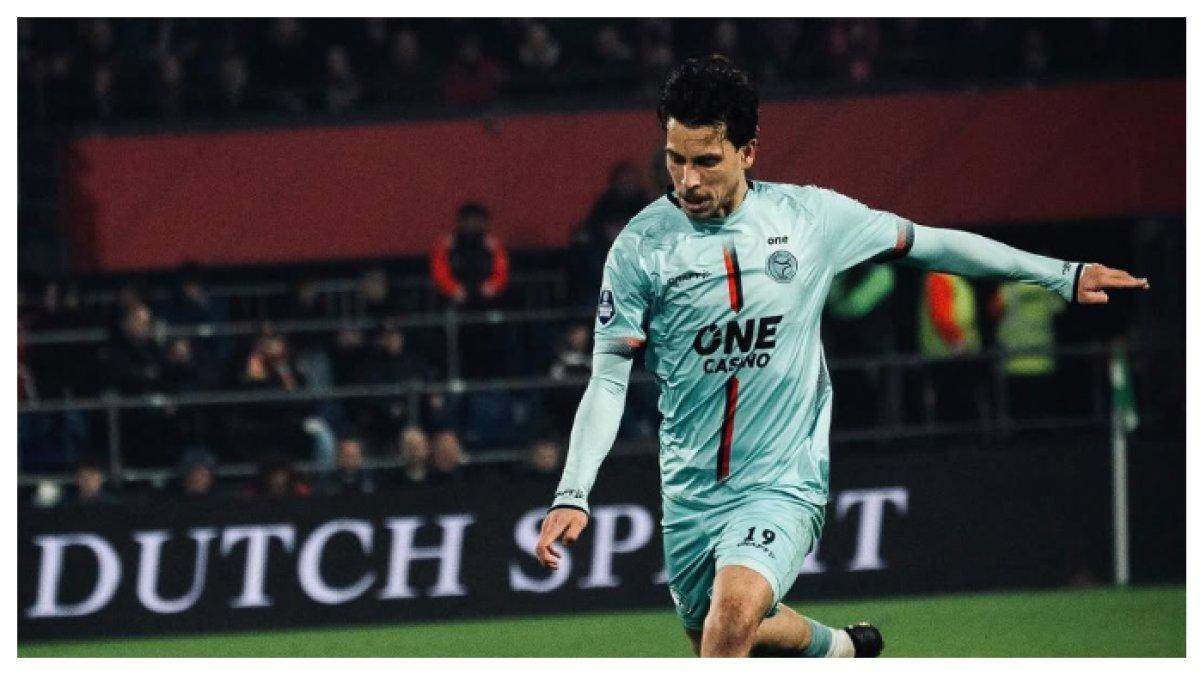 AKSI LAGA - Potret Thom Haye saat laga Almere City Vs Feyenoord pada Kamis (27/2/2025). Terbaru Thom Haye termasuk dalam pemain tertua di Timnas Indonesia.