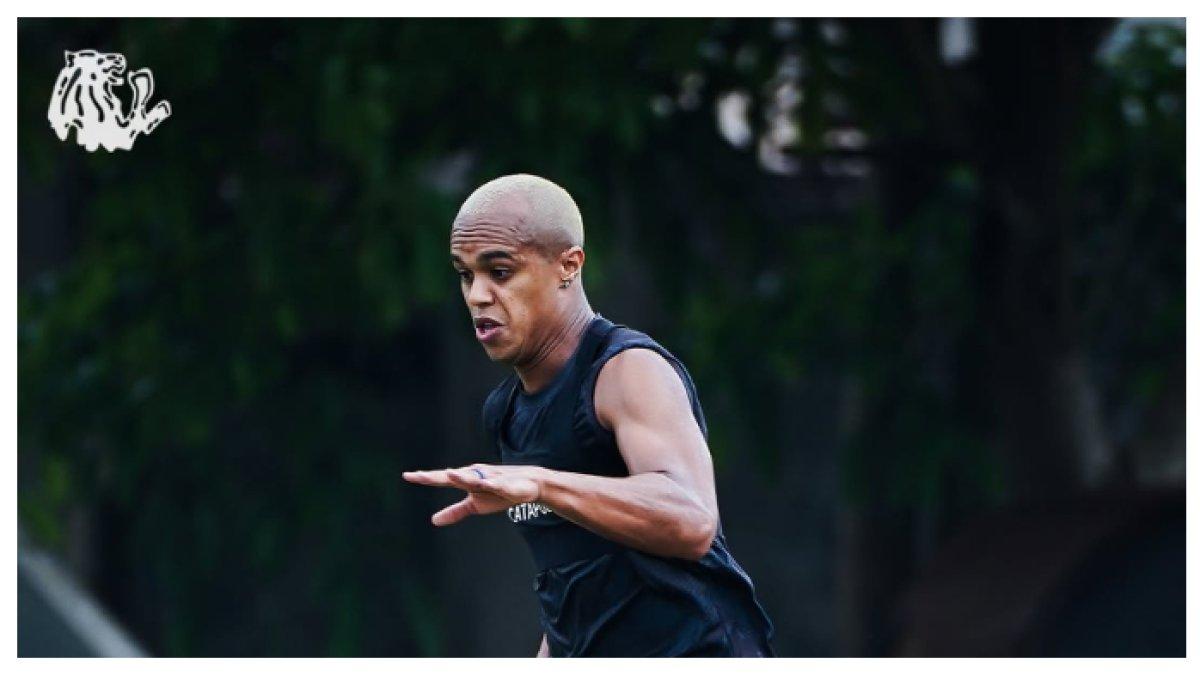 SESI LATIHAN - Potret William Marcilio saat sesi latihan Arema FC yang digelar pada Jumat (28/2/2025). Terbaru William Marcilio termasuk dalam pemain yang memiliki nasib sial di Liga 1 2024/2025.