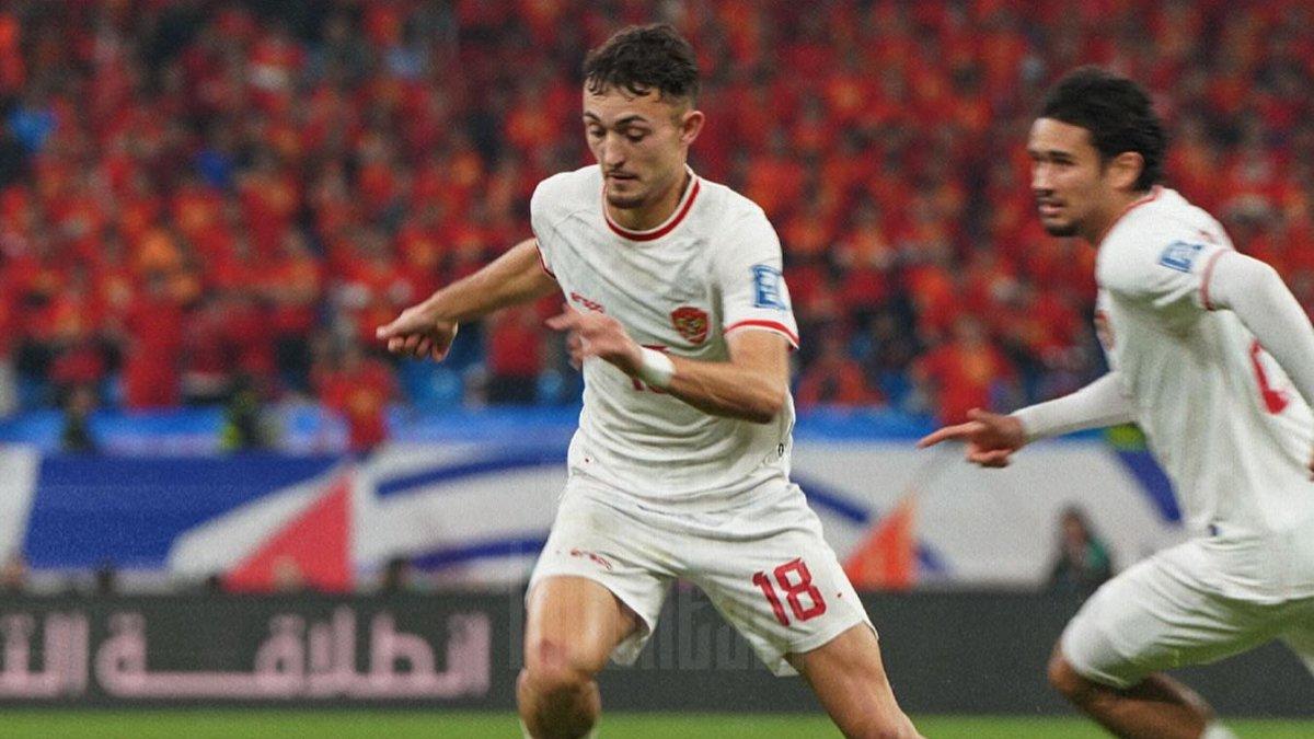 Potret laga Timnas Indonesia kontra China dalam lanjutan match day keempat babak penyisihan grup C kualifikasi Piala Dunia 2026 zona Asia ronde ketiga di Qingdao Youth Football Stadium pada Selasa (15/10/2024) .
