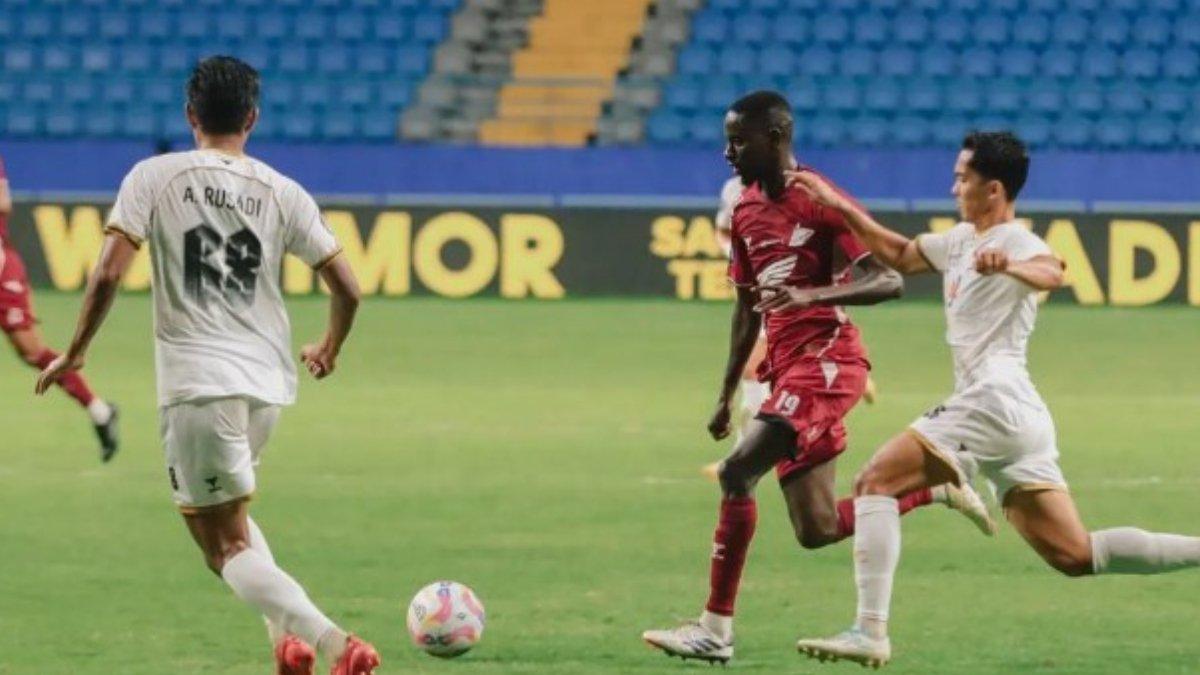 Cuplikan laga PSM Makassar vs Madura United pada match day ke-8 Liga 1 2024/2025 di Stadion Batakan, Jumat (18/10/2024).