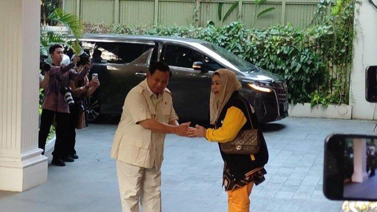 Ketua Umum Partai Gerindra Prabowo Subianto dan Yenny Wahid di Rumah Kertanegara, Jakarta Selatan, Rabu (6/9/2023).