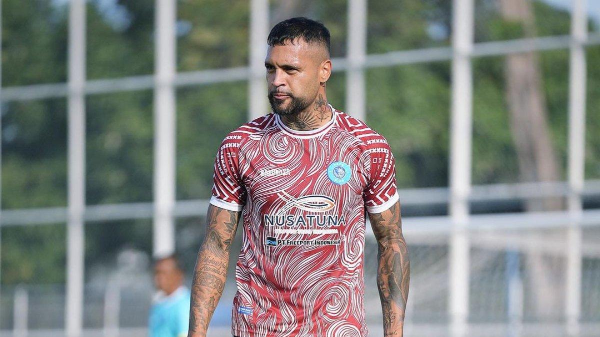 Sosok Julian Velazquez, Bek PSBS Biak yang Jebol 2 Kali Gawang Persija  Jakarta - Tribun Wow