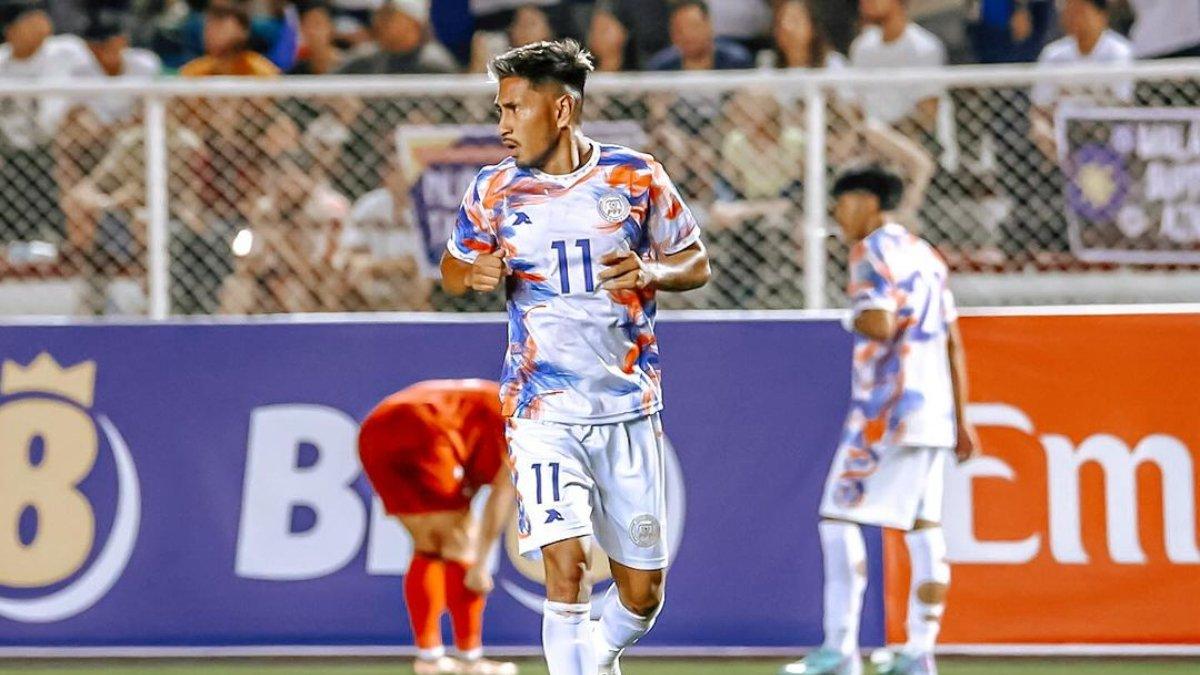 Potret aksi Daisuke Sato saat laga antara Timnas Filipina melawan Timnas Indonesia dalam lanjutan Kualifikasi Piala Dunia 2026 di Stadium Rizal Memorial pada Selasa 21 November 2023.