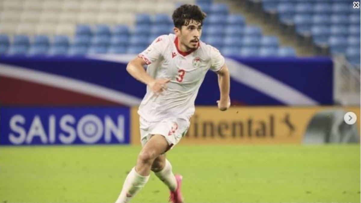 Potret Rakhmatsho Rakhmatzoda saat membela Timnas Tajikistan dalam kompetisi Piala Asia 2024 yang diunggah pada 23 April 2024. Bintang Timnas Tajikistan yang Dibuat Turun Kasta Persijap Jepara untuk mengarungi kompetisi Liga 2 2024/2025.